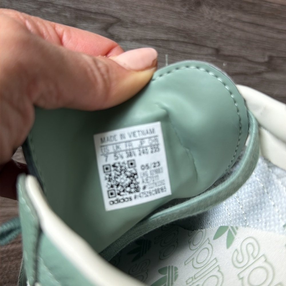 Adidas Samba OG W Sneakers in Sage Green & White - Picture 6 of 8